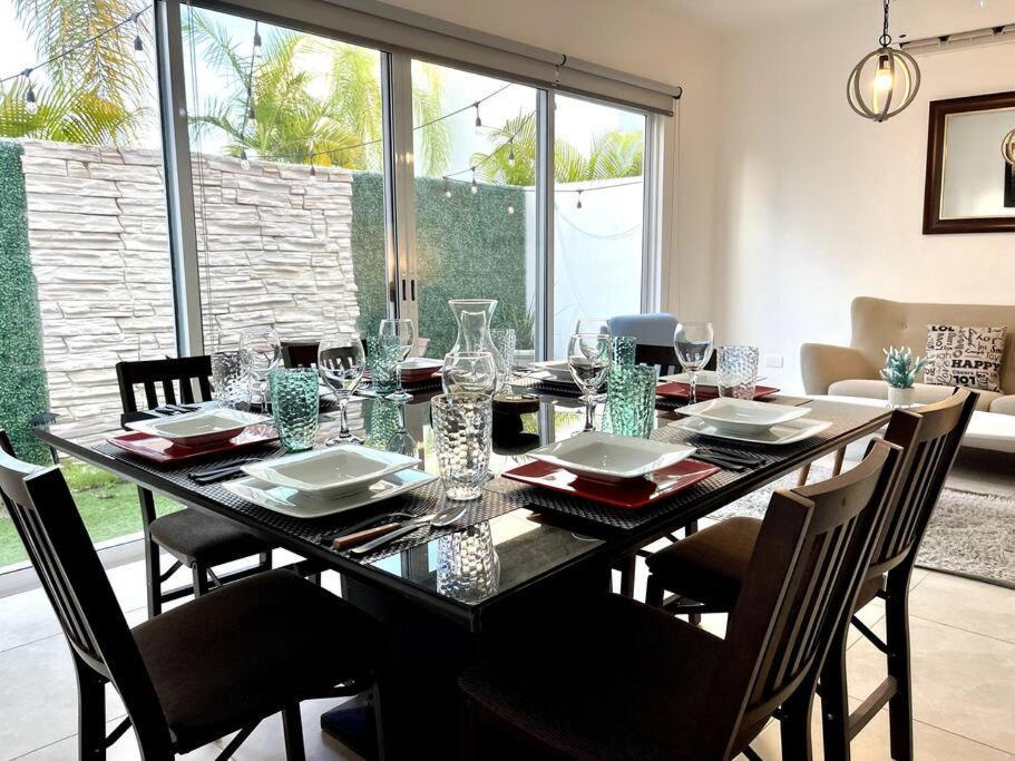 Hébergement de vacances 3br Beautiful House With Pool Close To The Beach! *