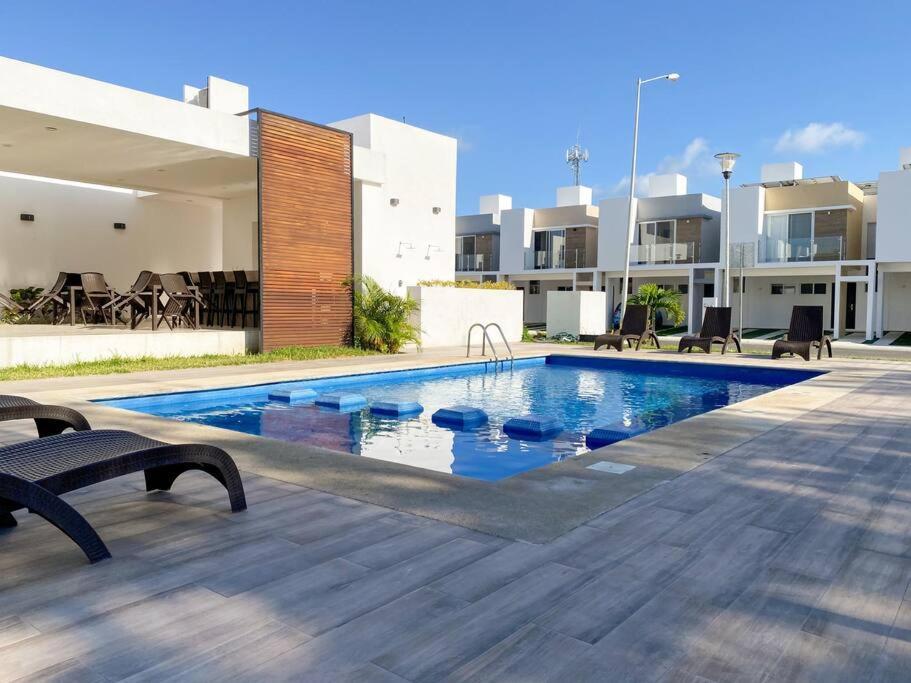 3br Beautiful House With Pool Close To The Beach! Hébergement de vacances