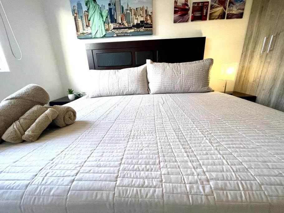 3br Beautiful House With Pool Close To The Beach! Hébergement de vacances